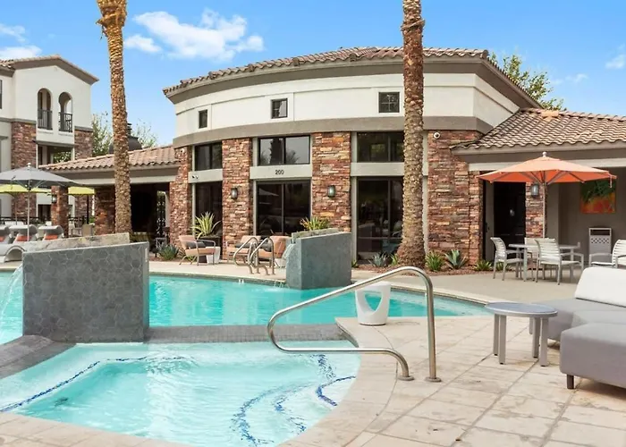 Apartment Cozysuites By The Stadium W Pool 09
