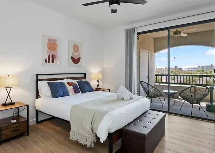 Cozysuites By The Stadium W Pool 09 Apartment