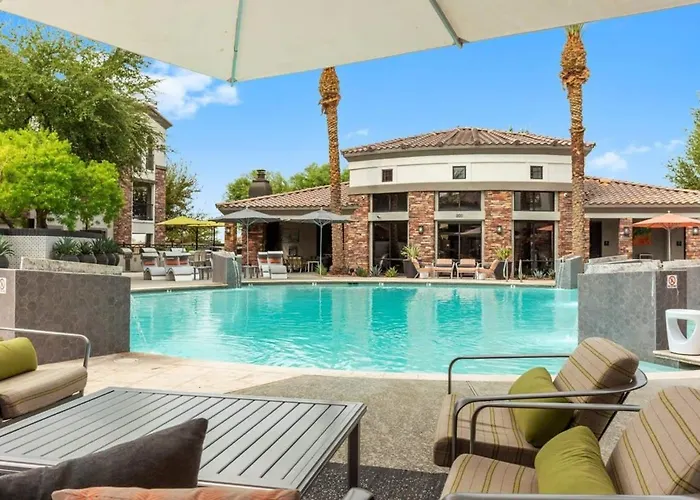Cozysuites By The Stadium W Pool 09 Apartment