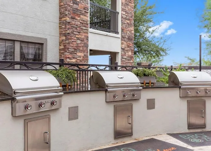 Apartment Cozysuites By The Stadium W Pool 09 Glendale