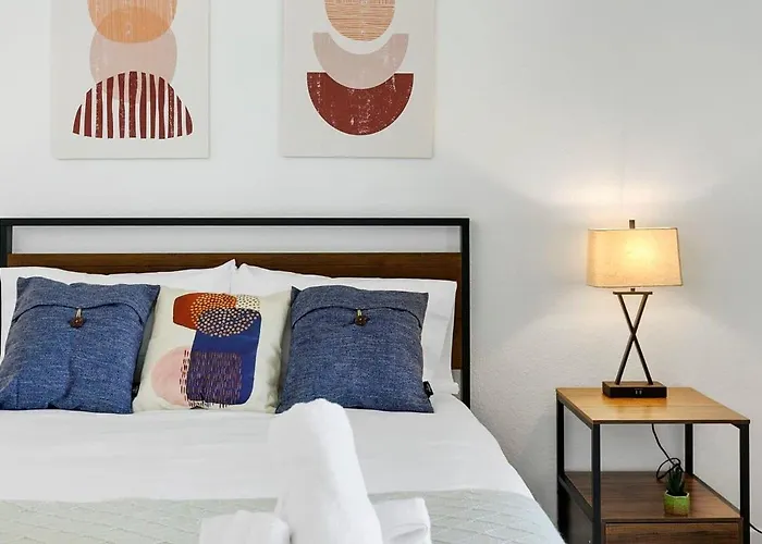 Cozysuites By The Stadium W Pool 09 * Glendale